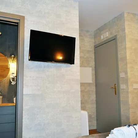 Epoca In Sila Pensión Camigliatello Silano